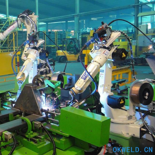 帕柯迪高 叉车焊接机器人工作站 焊接机器人