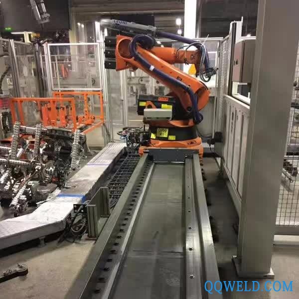 箱体焊接机器人，三轮车焊接机器人  重力铸造机器人  轴类焊接机器人  桥梁焊接机器人