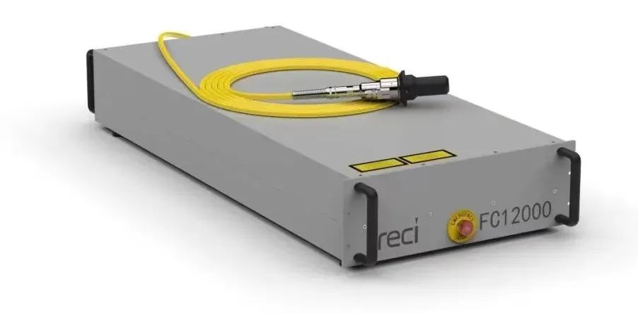 热刺激光发布业内首款万瓦级以上插箱式结构单模块光纤激光器